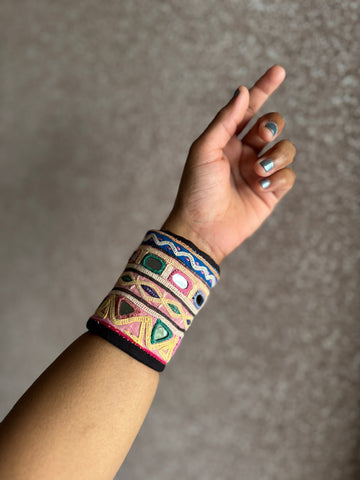 Valerea Fabric Bracelet | Handcuff