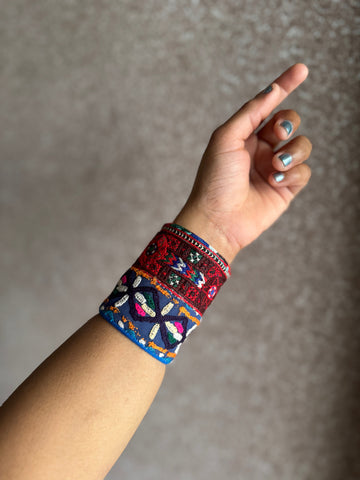 Josha Fabric Bracelet | Handcuff