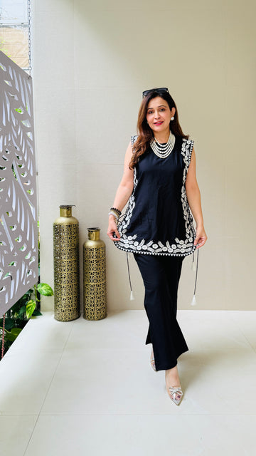 Black Bloom Cord Set