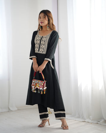 Black Elegance Charm Kurta Set