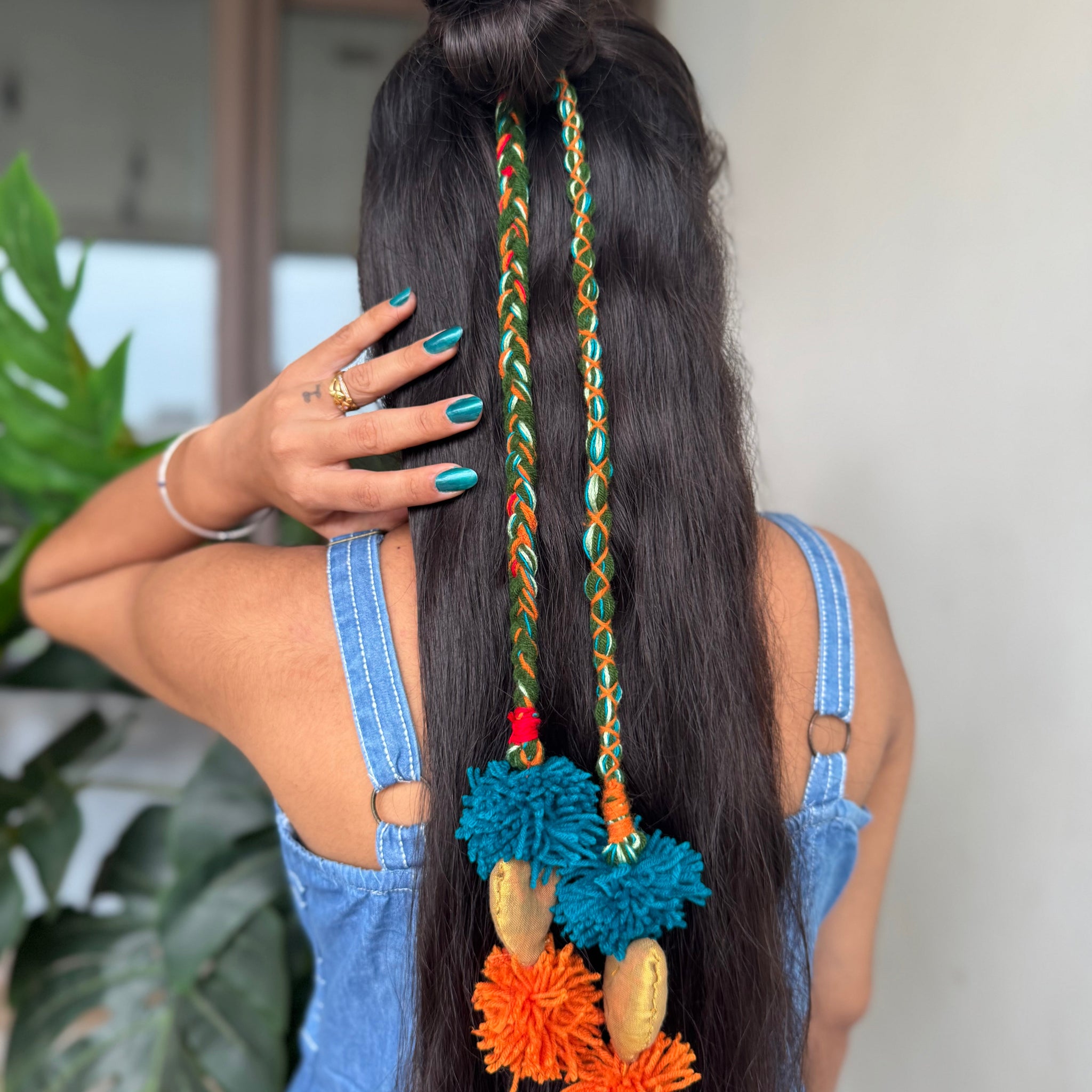 Huyen Hair Choti | Paranda