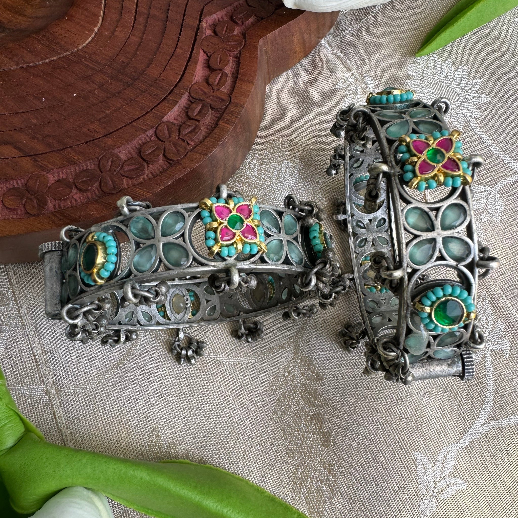 Zanvi Bracelet Set | Set of Two Kada