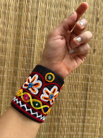 Sasha Fabric Handcuff | Bracelet