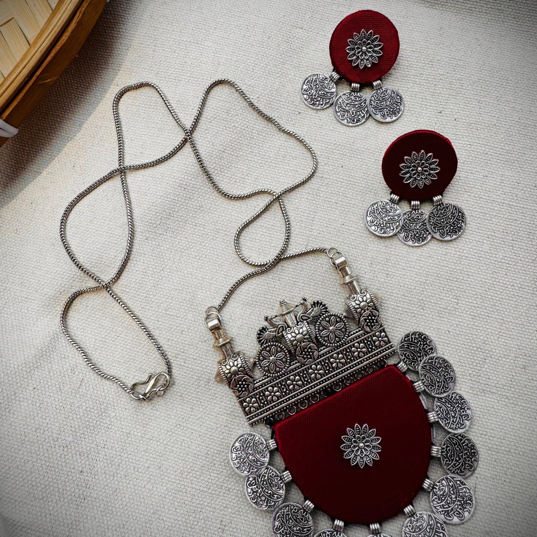 Harini Necklace set | Necklace + Earrings