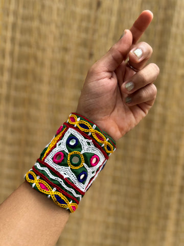 Anastasia Fabric Handcuff | Bracelet