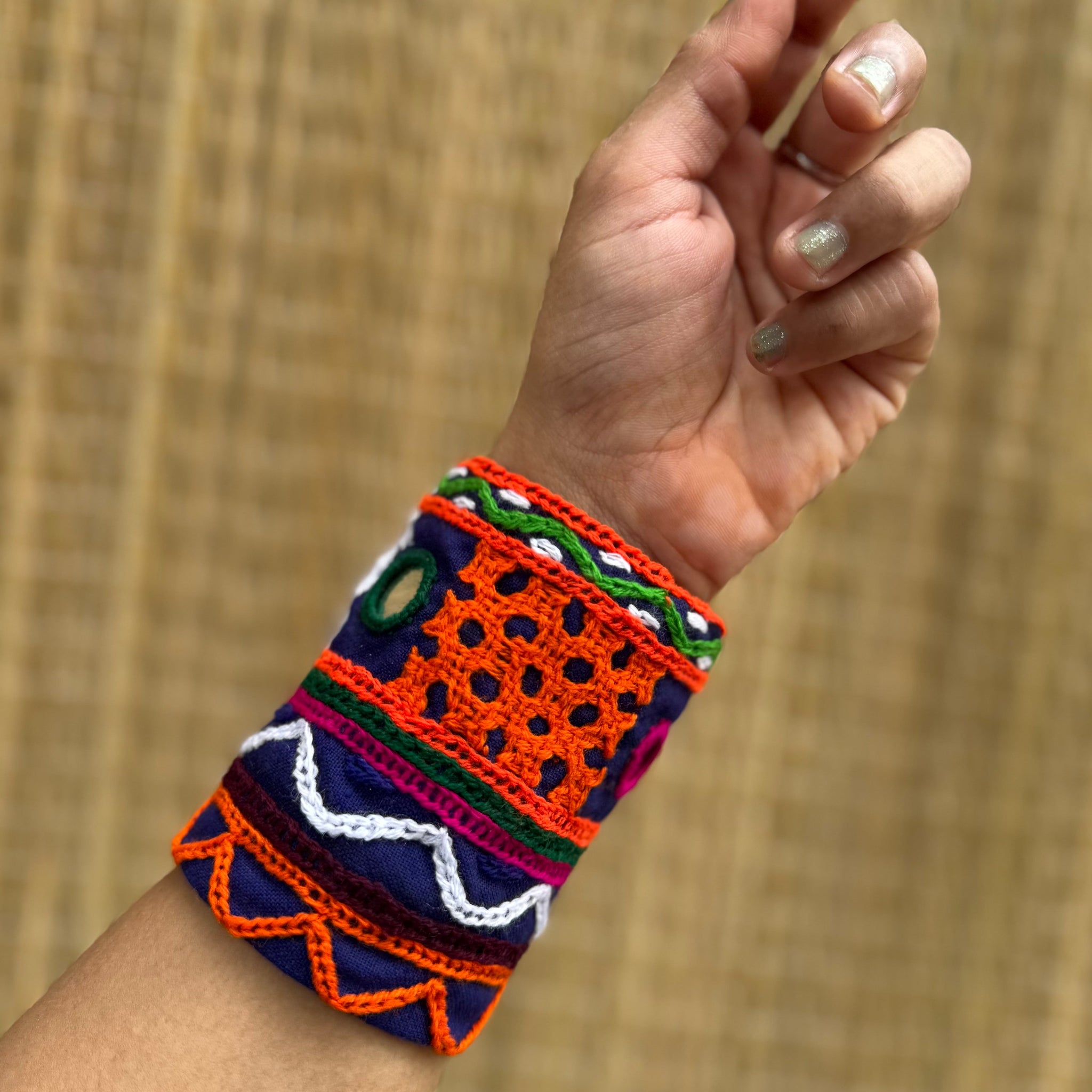 Lyibov Fabric Handcuff | Bracelet