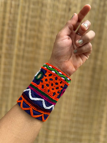 Lyibov Fabric Handcuff | Bracelet