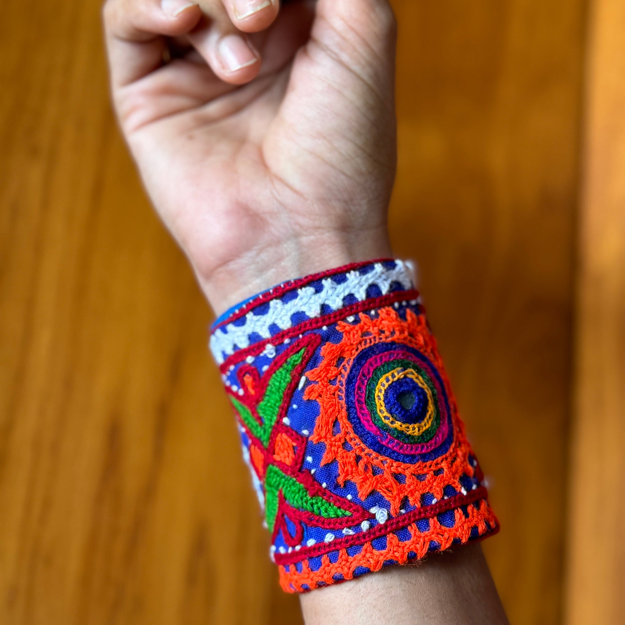oyisha Fabric Bracelet | Handcuff