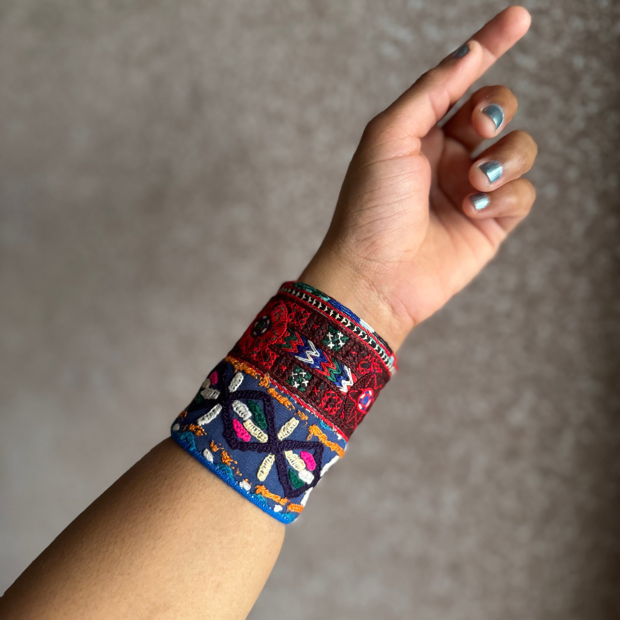 Josha Fabric Bracelet | Handcuff