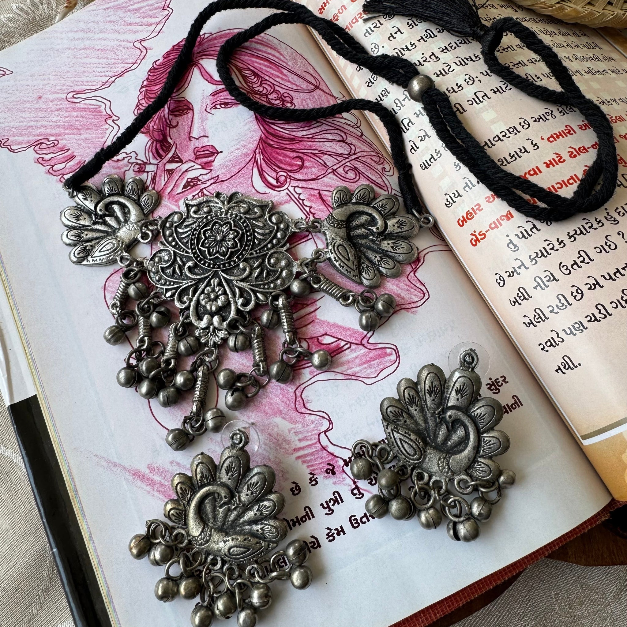 Morsha Necklace+ Earrings