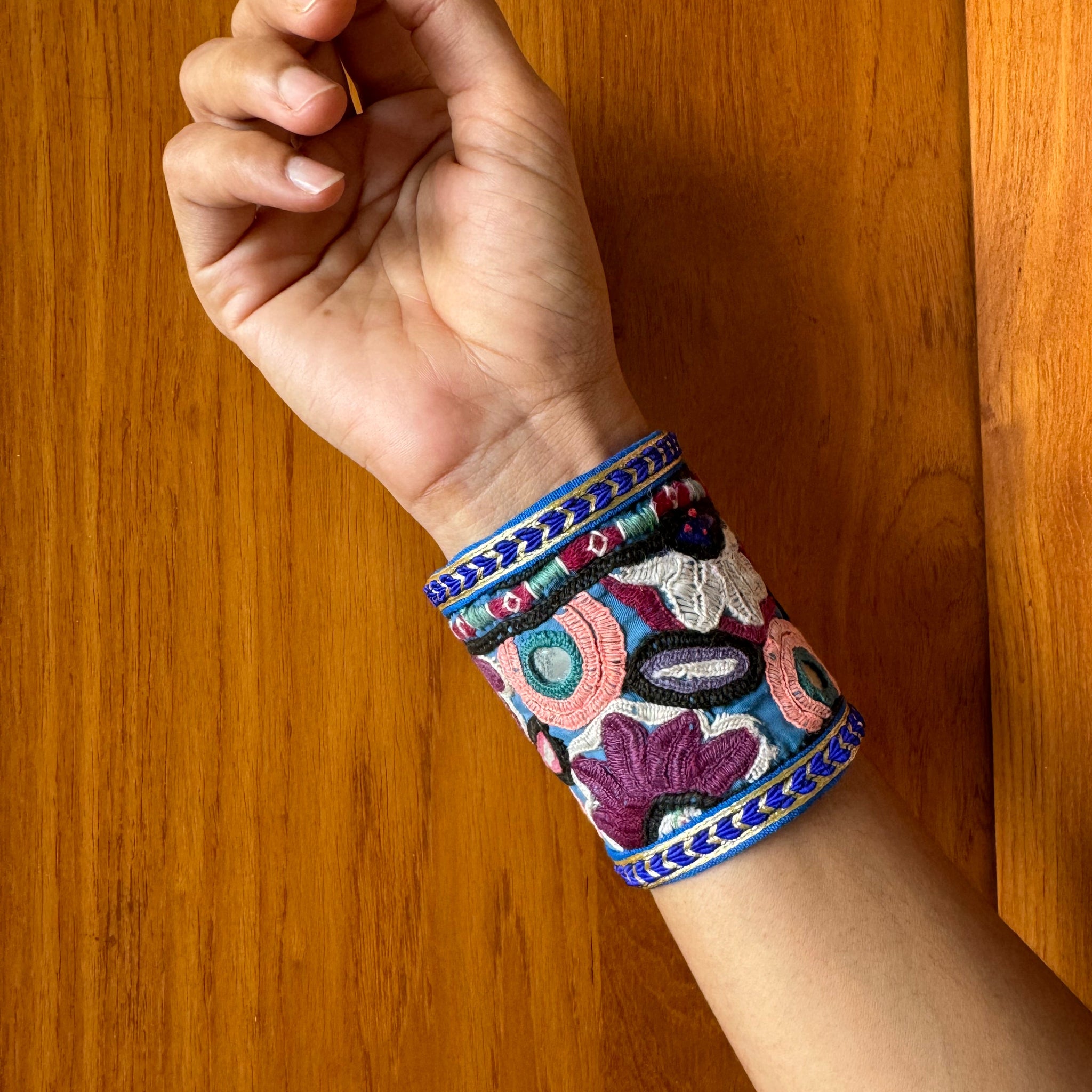 Carlota Fabric Bracelet | Handcuff