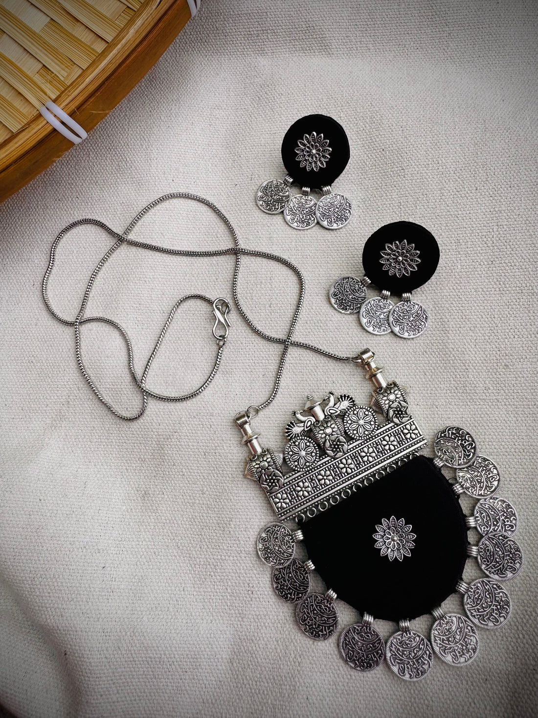 Harini Necklace set | Necklace + Earrings