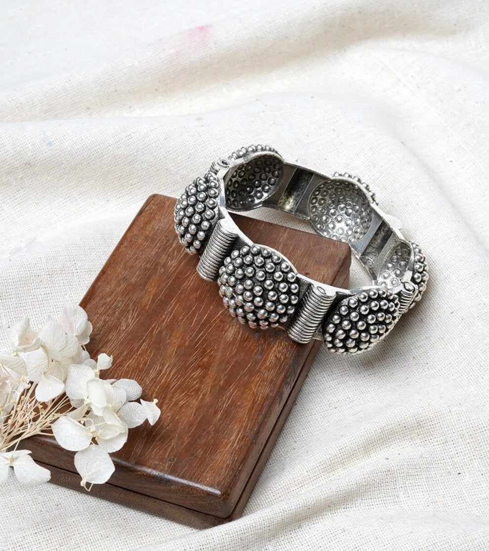 Jigyasha Textured Bracelet | Kada