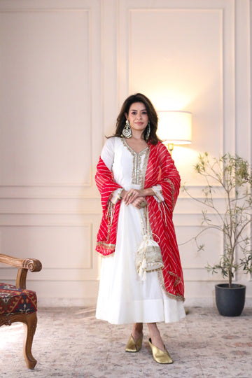 Ivory Grace with  Leheriya Dupatta