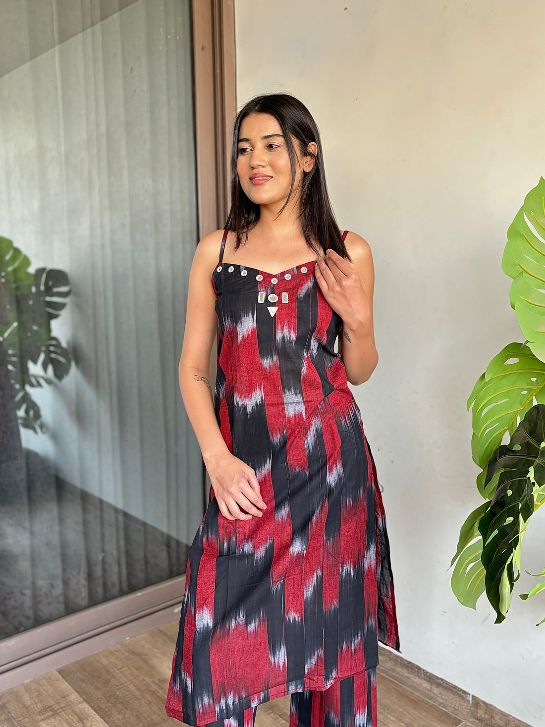 Ikat Rouge Glow