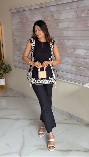 Black Bloom Cord Set