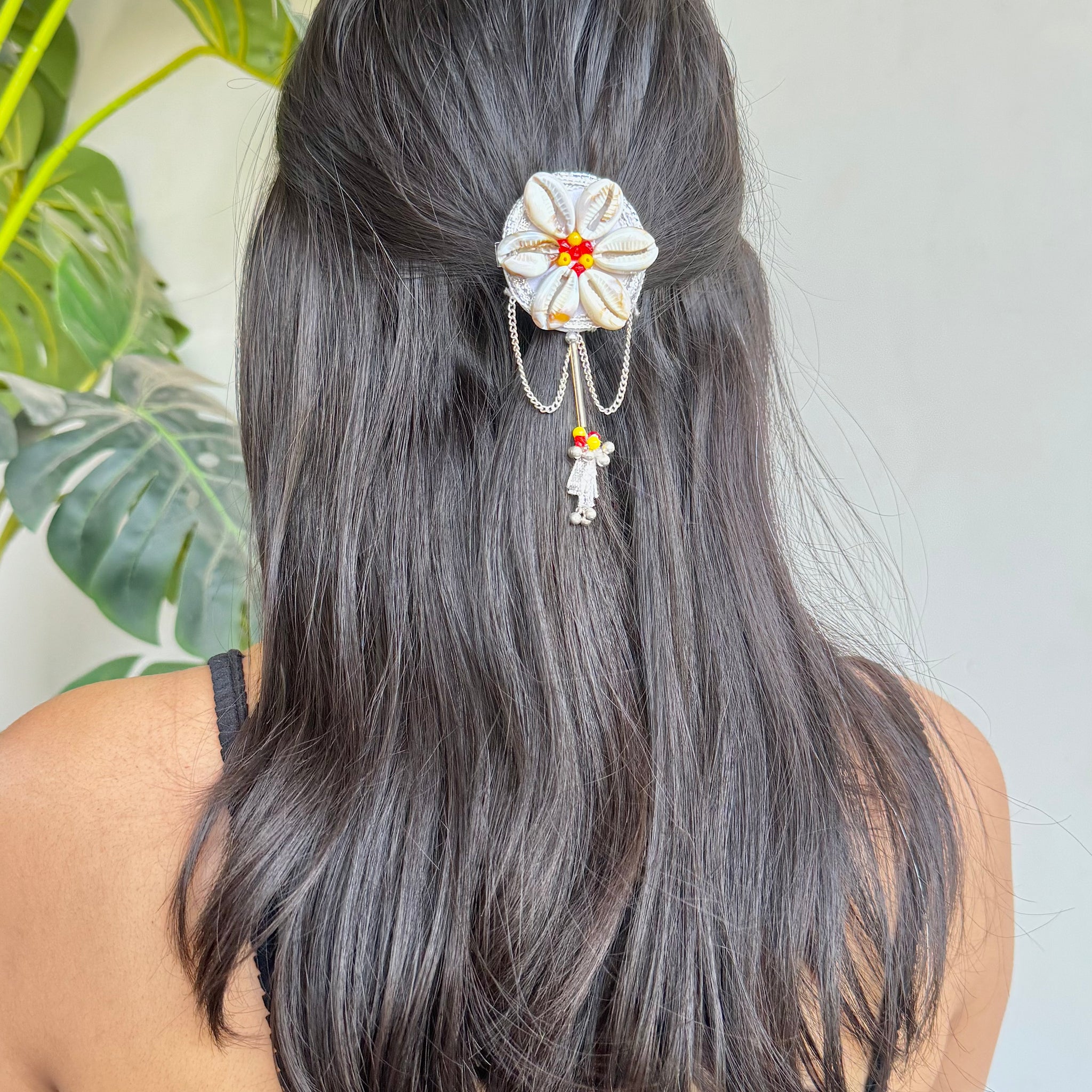 Shell Muse Hair Pin