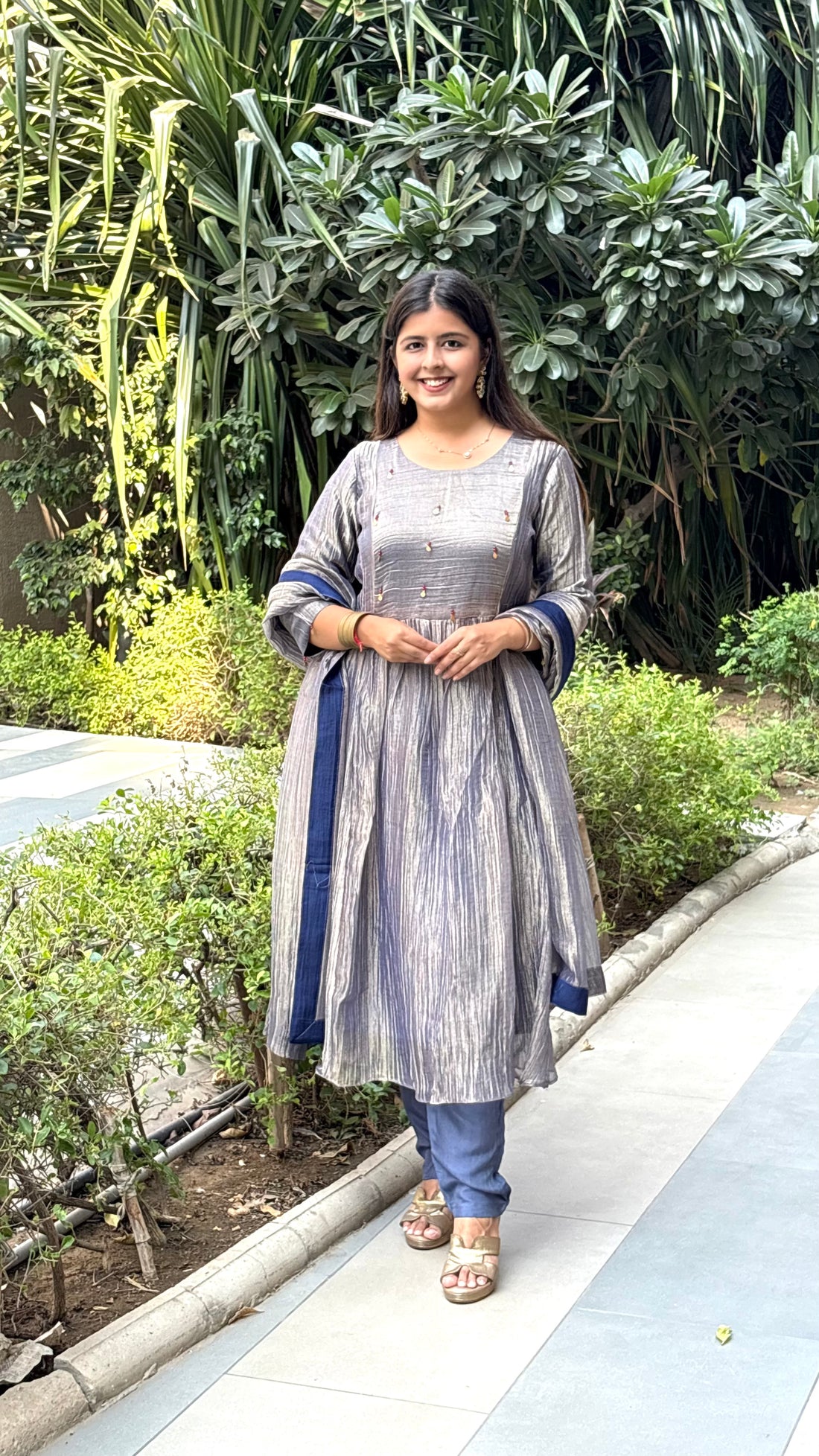 Grey shine crush tissue kurti pant set with dupatta - view 1