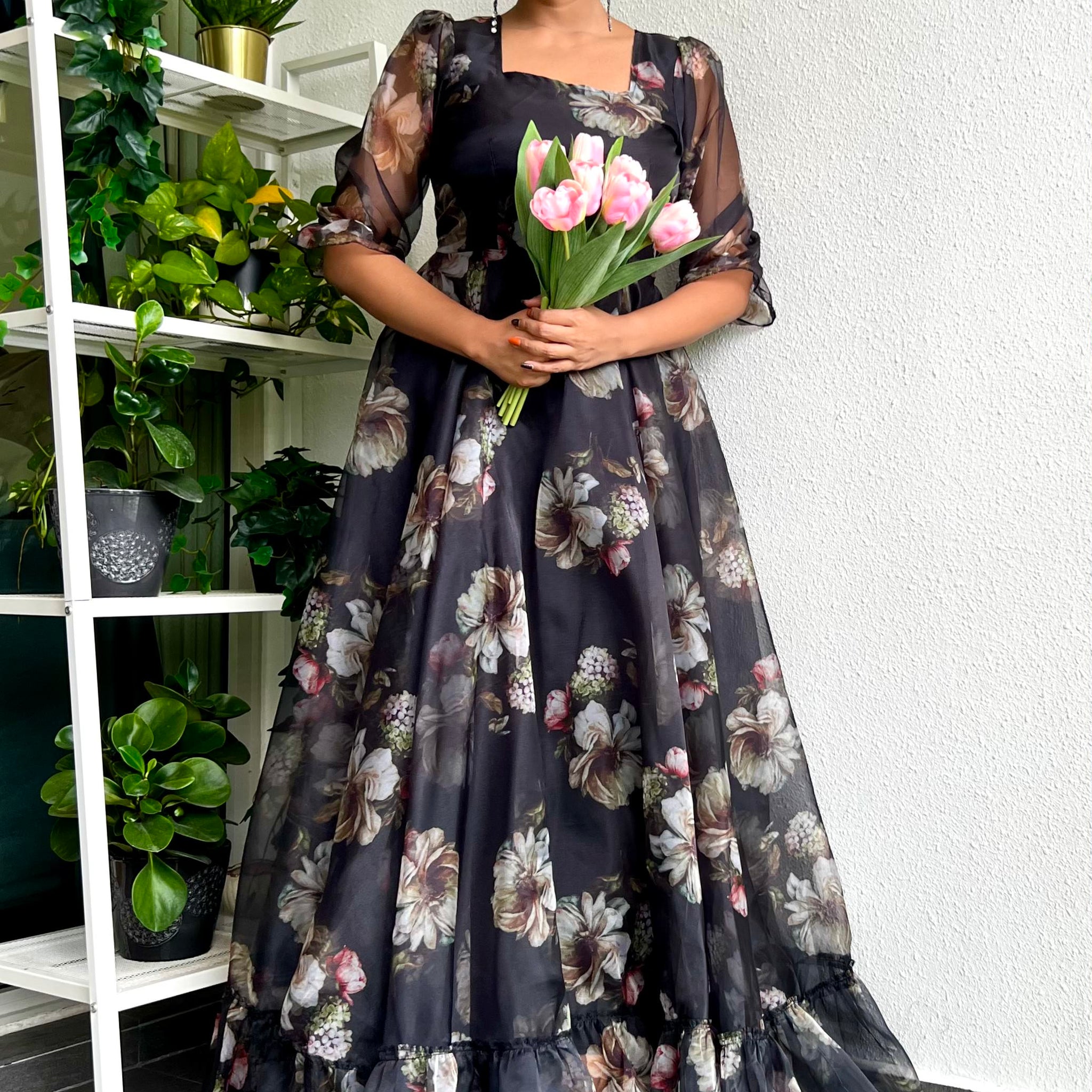 Freesia Black
